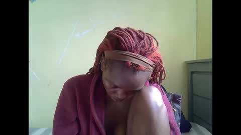Snapshot of eboniana chatting on 7, 5, 2026 eboniana online show from 7, 5, 2026
