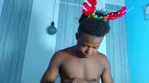 Chris Palaz  online show from 3, 12, 2025