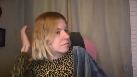 Snapshot of ebony8ivory chatting on 25, 3, 2026 americnbarbie online show from 25, 3, 2026