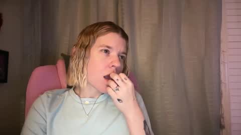 Snapshot of ebony8ivory chatting on 31, 3, 2026 americnbarbie online show from 31, 3, 2026