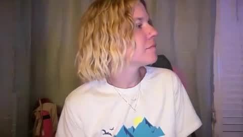 Snapshot of ebony8ivory chatting on 16, 4, 2026 americnbarbie online show from 16, 4, 2026