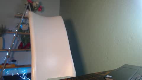 ebony ezel online show from 4, 2, 2025