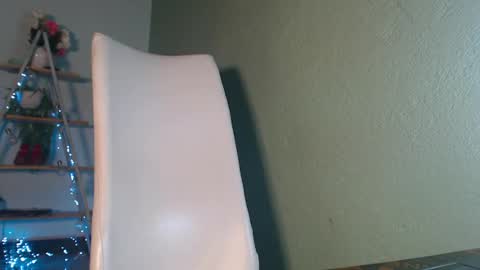 ebony ezel online show from 24, 2, 2025