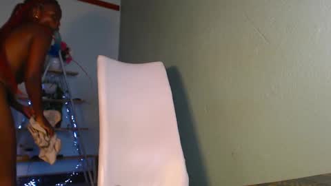 ebony ezel online show from 9, 3, 2025