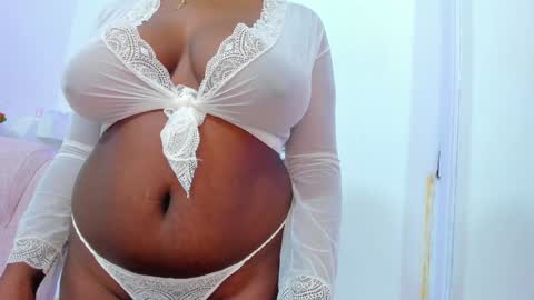 Snapshot of ebony_katterin chatting on 24, 12, 2024 ebony_katterin online show from 24, 12, 2024