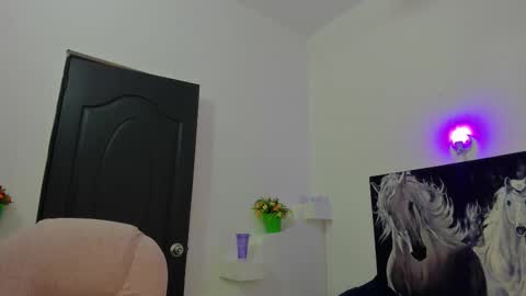 Snapshot of ebony_katterin chatting on 1, 3, 2025 ebony_katterin online show from 1, 3, 2025