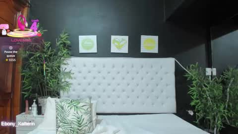 Snapshot of ebony_katterin chatting on 11, 10, 2025 ebony_katterin online show from 11, 10, 2025