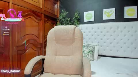 Snapshot of ebony_katterin chatting on 12, 10, 2025 ebony_katterin online show from 12, 10, 2025