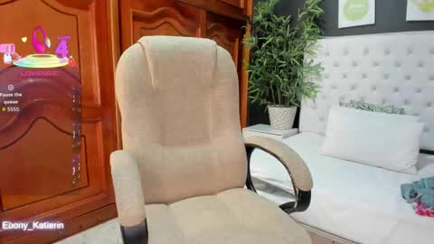 Snapshot of ebony_katterin chatting on 15, 10, 2025 ebony_katterin online show from 15, 10, 2025
