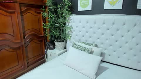 Snapshot of ebony_katterin chatting on 18, 10, 2025 ebony_katterin online show from 18, 10, 2025