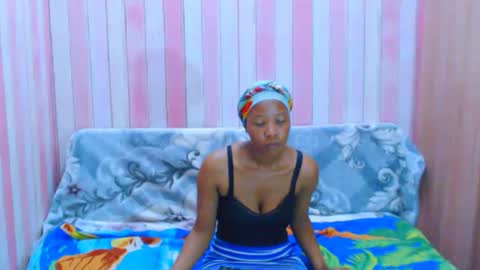 Snapshot of ebonyfirexx chatting on 13, 10, 2025 Life online show from 13, 10, 2025