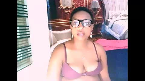 Snapshot of ebonyseductionz chatting on 17, 1, 2025 Zammy online show from 17, 1, 2025