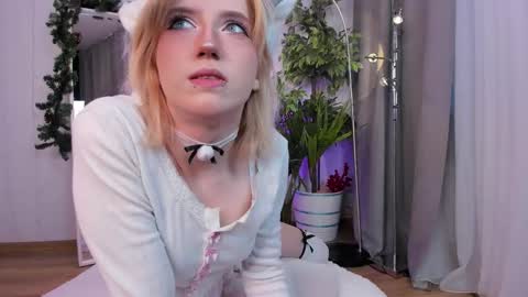 Asuna  Lana  online show from 8, 1, 2026