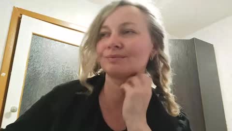 Snapshot of edithmanning chatting on 13, 5, 2026 edithmanning online show from 13, 5, 2026