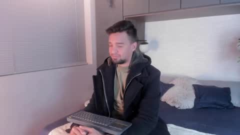 Snapshot of edward_maxx chatting on 7, 3, 2025 Eduardo online show from 7, 3, 2025