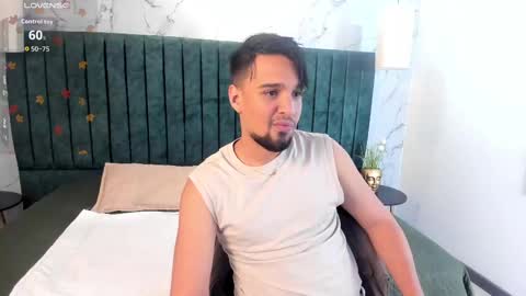 Snapshot of edward_maxx chatting on 14, 9, 2025 Eduardo online show from 14, 9, 2025