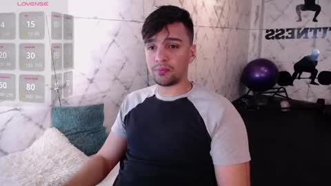 Snapshot of edward_maxx chatting on 20, 10, 2025 Eduardo online show from 20, 10, 2025