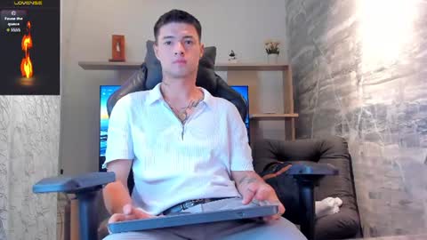 Snapshot of edwardross_ chatting on 30, 6, 2026 Edward Ross online show from 30, 6, 2026