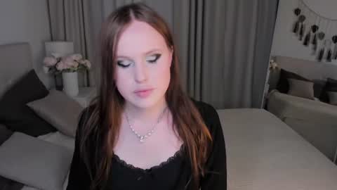 Effie Mur online show from 10, 7, 2026