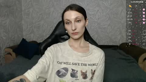 Snapshot of effy_gray chatting on 4, 8, 2026 Anna online show from 4, 8, 2026