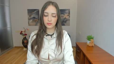 Snapshot of effy_royse chatting on 7, 6, 2026 Effy Royse online show from 7, 6, 2026