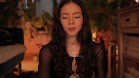 Snapshot of effylowell_ chatting on 24, 1, 2025 Effy online show from 24, 1, 2025