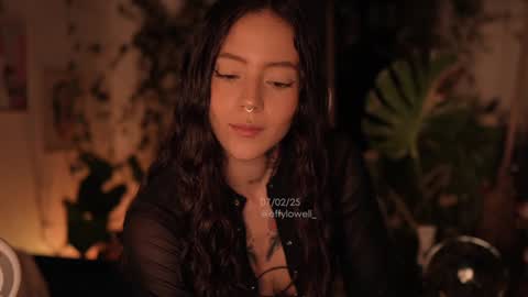 Snapshot of effylowell_ chatting on 8, 2, 2025 Effy online show from 8, 2, 2025