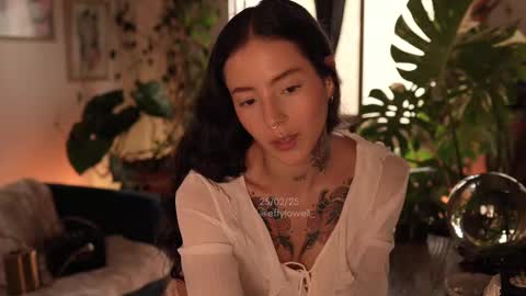 Snapshot of effylowell_ chatting on 25, 2, 2025 Effy online show from 25, 2, 2025