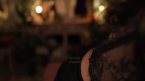 Snapshot of effylowell_ chatting on 9, 11, 2025 Effy online show from 9, 11, 2025