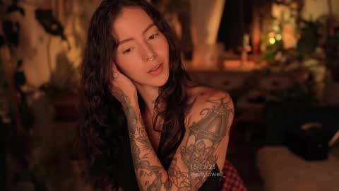 Snapshot of effylowell_ chatting on 16, 12, 2025 Effy online show from 16, 12, 2025