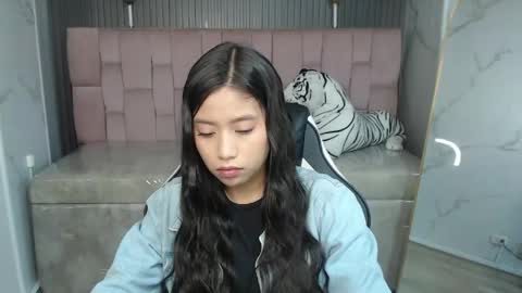 eimy18_b online show from 7, 5, 2026