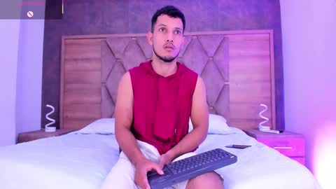 YG COUPLE online show from 7, 1, 2026