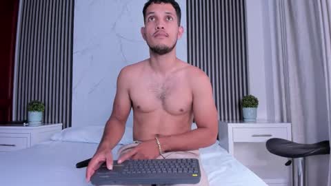 YG COUPLE online show from 8, 1, 2026