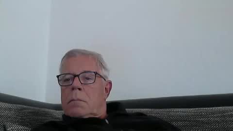 Snapshot of eisbaer1957 chatting on 17, 10, 2025 eisbaer1957 online show from 17, 10, 2025