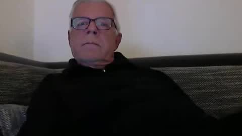 Snapshot of eisbaer1957 chatting on 4, 11, 2025 eisbaer1957 online show from 4, 11, 2025