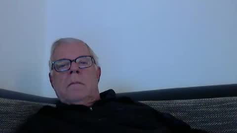 Snapshot of eisbaer1957 chatting on 9, 11, 2025 eisbaer1957 online show from 9, 11, 2025