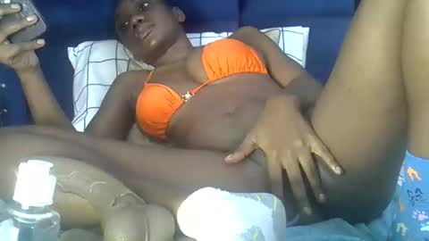 Snapshot of el_petite chatting on 21, 9, 2025 petite online show from 21, 9, 2025