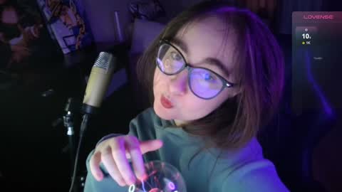 If you like it when I meow give me a thumbs up online show from 7, 1, 2025