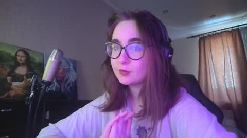 If you like it when I meow give me a thumbs up online show from 20, 2, 2025