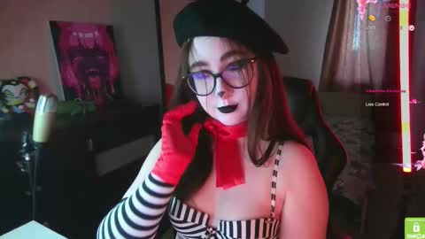 If you like it when I meow give me a thumbs up online show from 21, 10, 2025