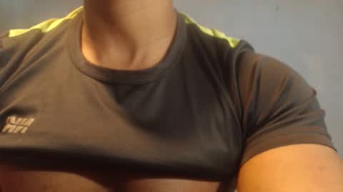 Snapshot of el_vecino_m chatting on 17, 1, 2026 el_vecino_m online show from 17, 1, 2026