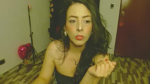 Snapshot of ela_3611 chatting on 17, 12, 2025 ela_3611 online show from 17, 12, 2025