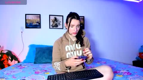 Snapshot of elaia_franc chatting on 14, 11, 2025 Elaia franco online show from 14, 11, 2025