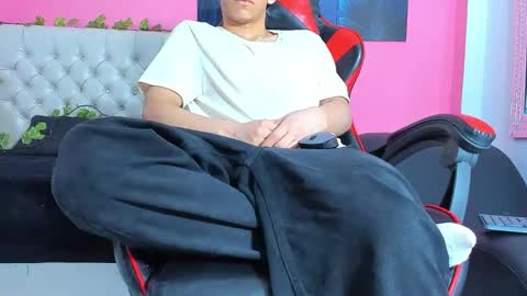 Elan Giralon online show from 13, 11, 2025