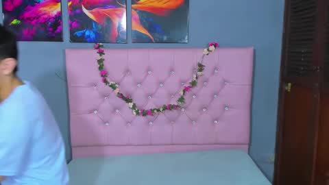 Elan Giralon online show from 3, 12, 2025