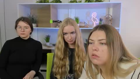 Snapshot of elara_jadie chatting on 7, 10, 2025 Elara online show from 7, 10, 2025