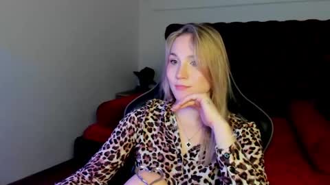 elaravoltage online show from 21, 4, 2026