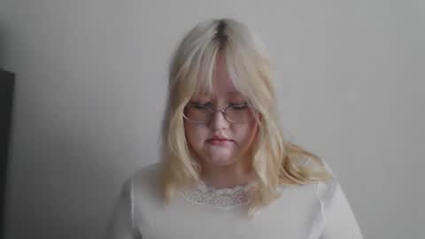 Snapshot of elayne_sweet chatting on 21, 2, 2026 elayne_sweet online show from 21, 2, 2026