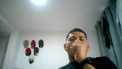 Snapshot of elberjimenes97 chatting on 19, 5, 2026 elberjimenes97 online show from 19, 5, 2026