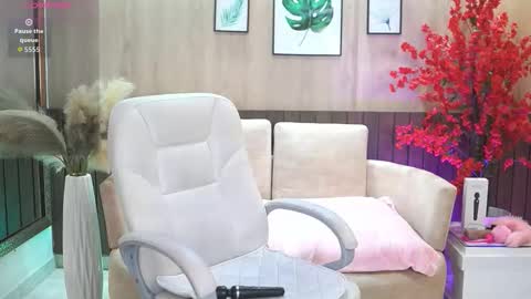 Electra Jones online show from 25, 11, 2025